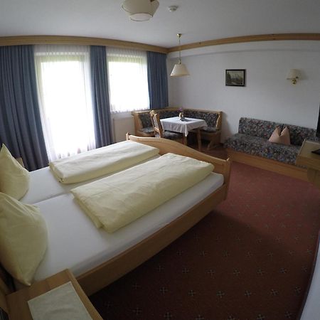 Gaestehaus Alpenland Тукс Стая снимка