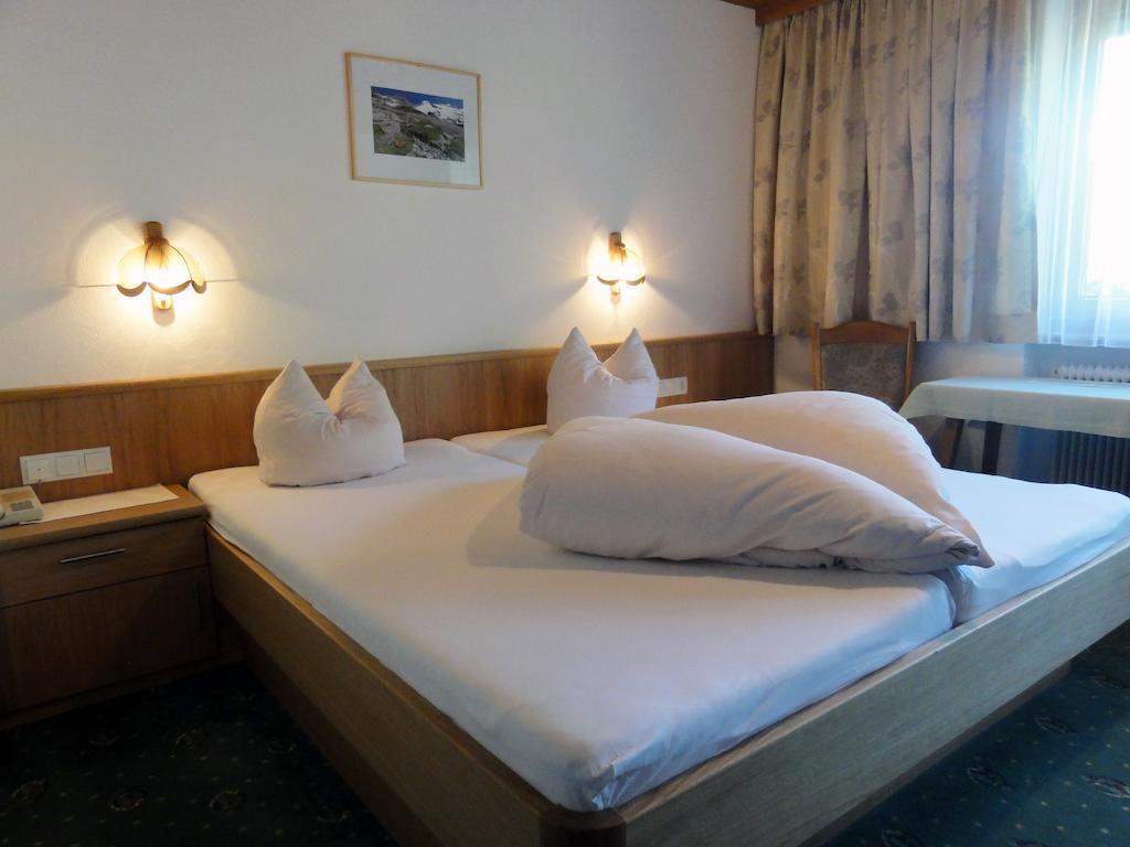 Gaestehaus Alpenland Тукс Стая снимка