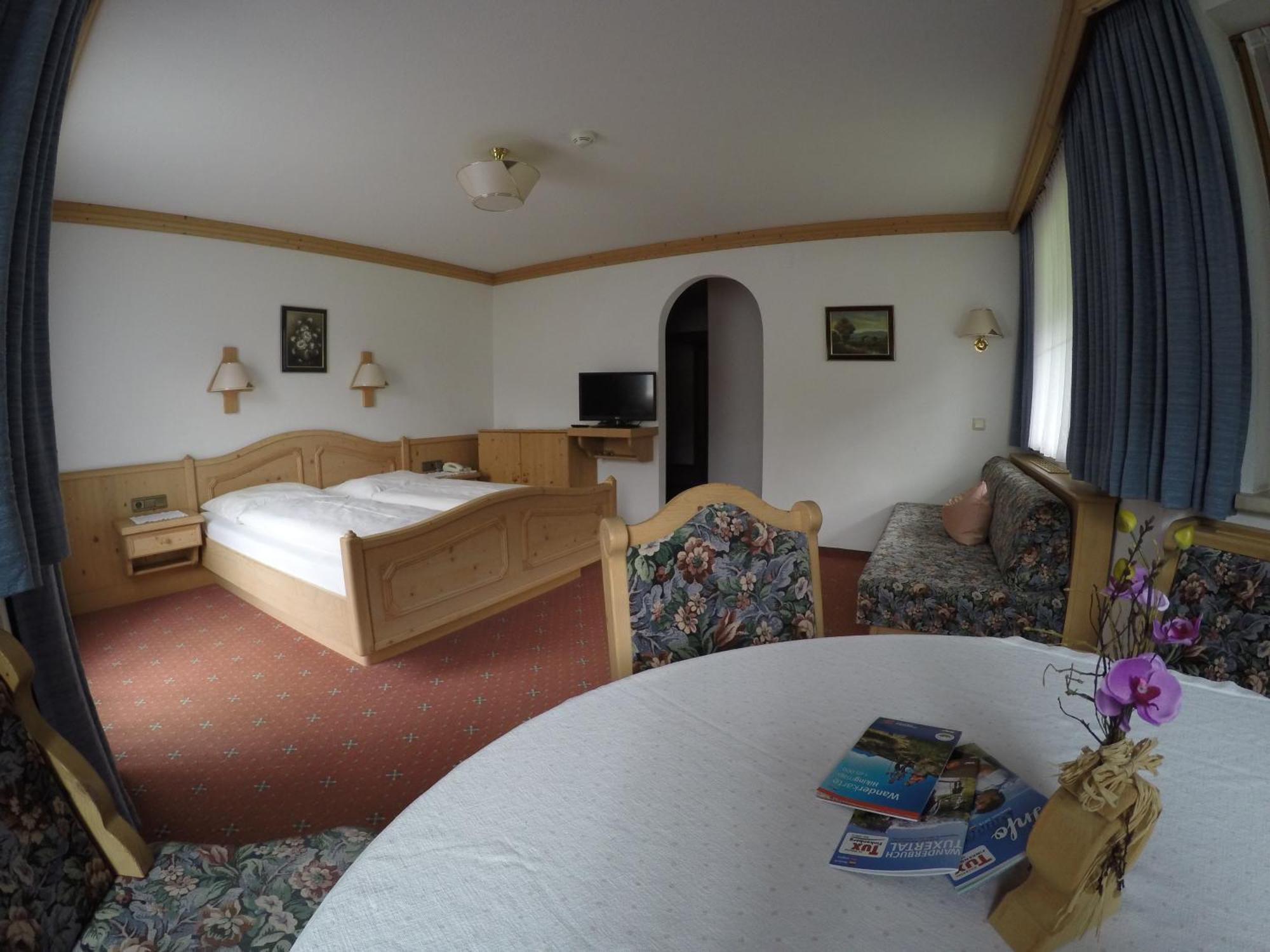 Gaestehaus Alpenland Тукс Стая снимка