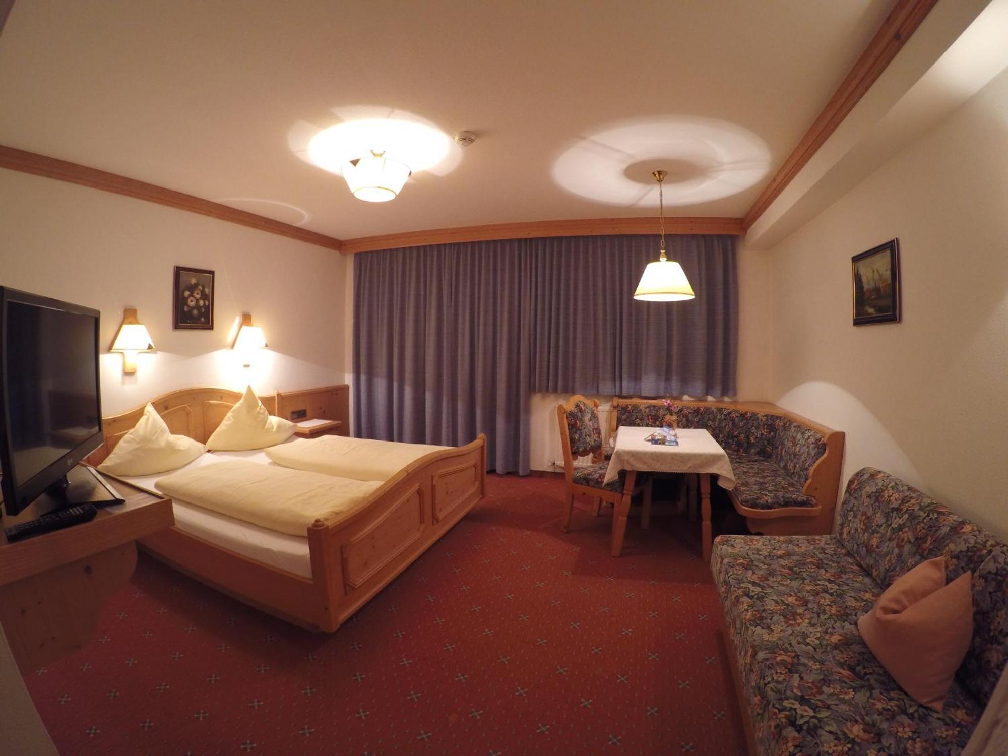 Gaestehaus Alpenland Тукс Стая снимка