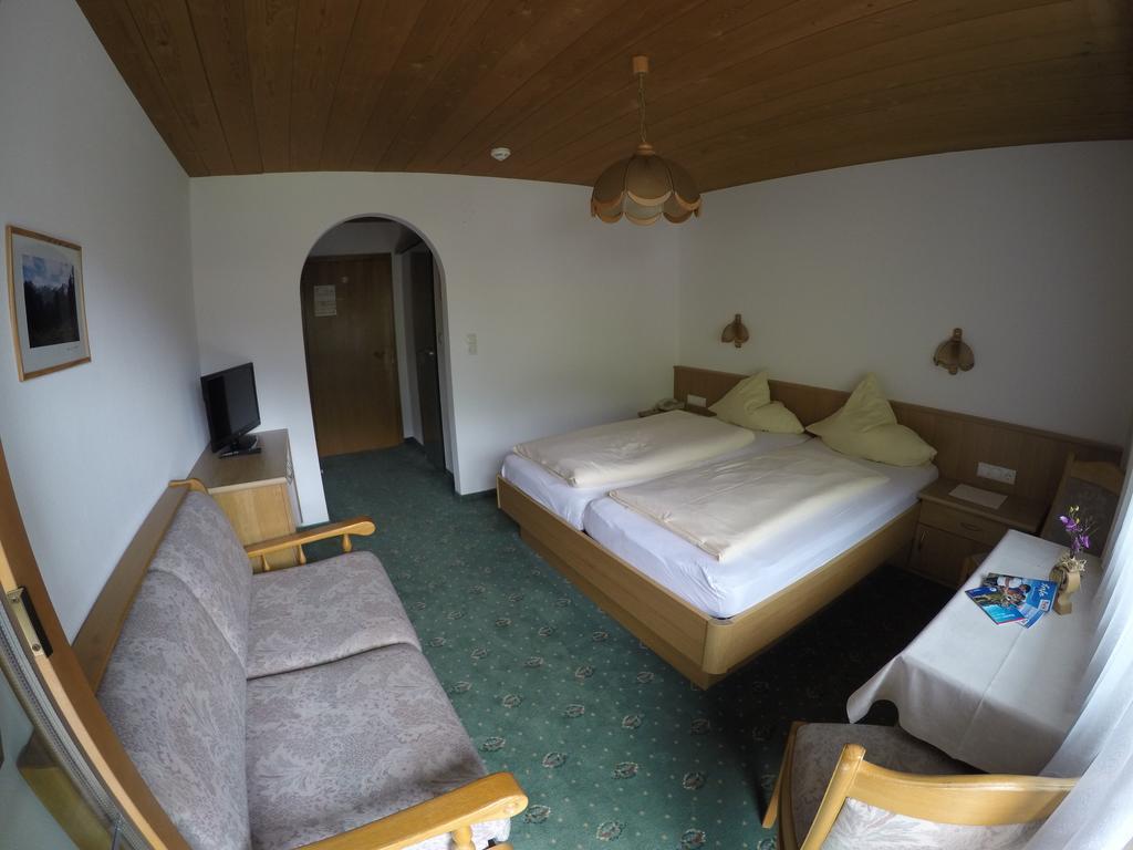 Gaestehaus Alpenland Тукс Екстериор снимка