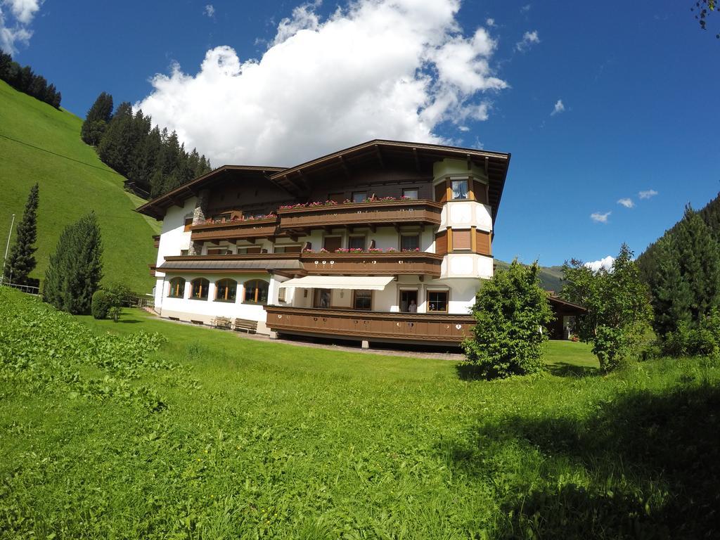 Gaestehaus Alpenland Тукс Екстериор снимка
